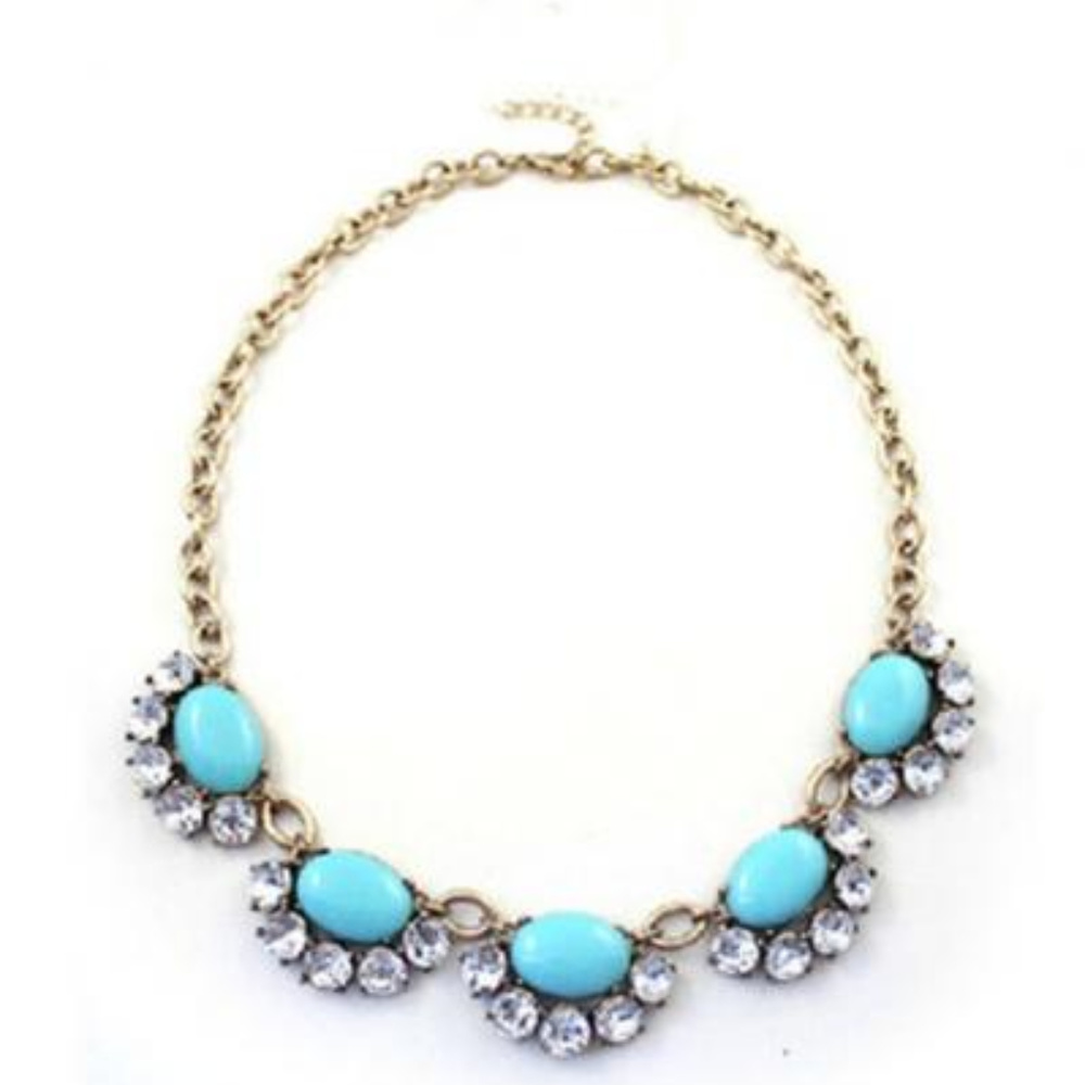 BRAND NEW ** BEAUTIFUL STATEMENT NECKLACE